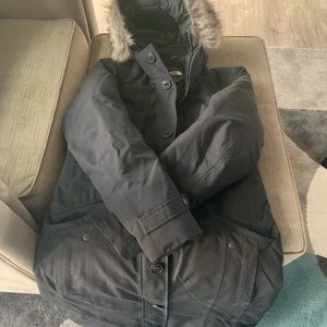 North Face Parka in black size medium